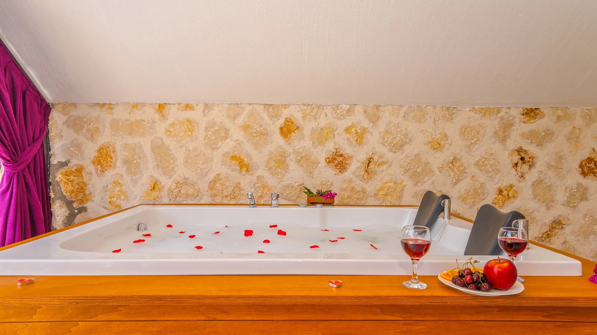 Villa Çamlık Korunaklı Havuz 33