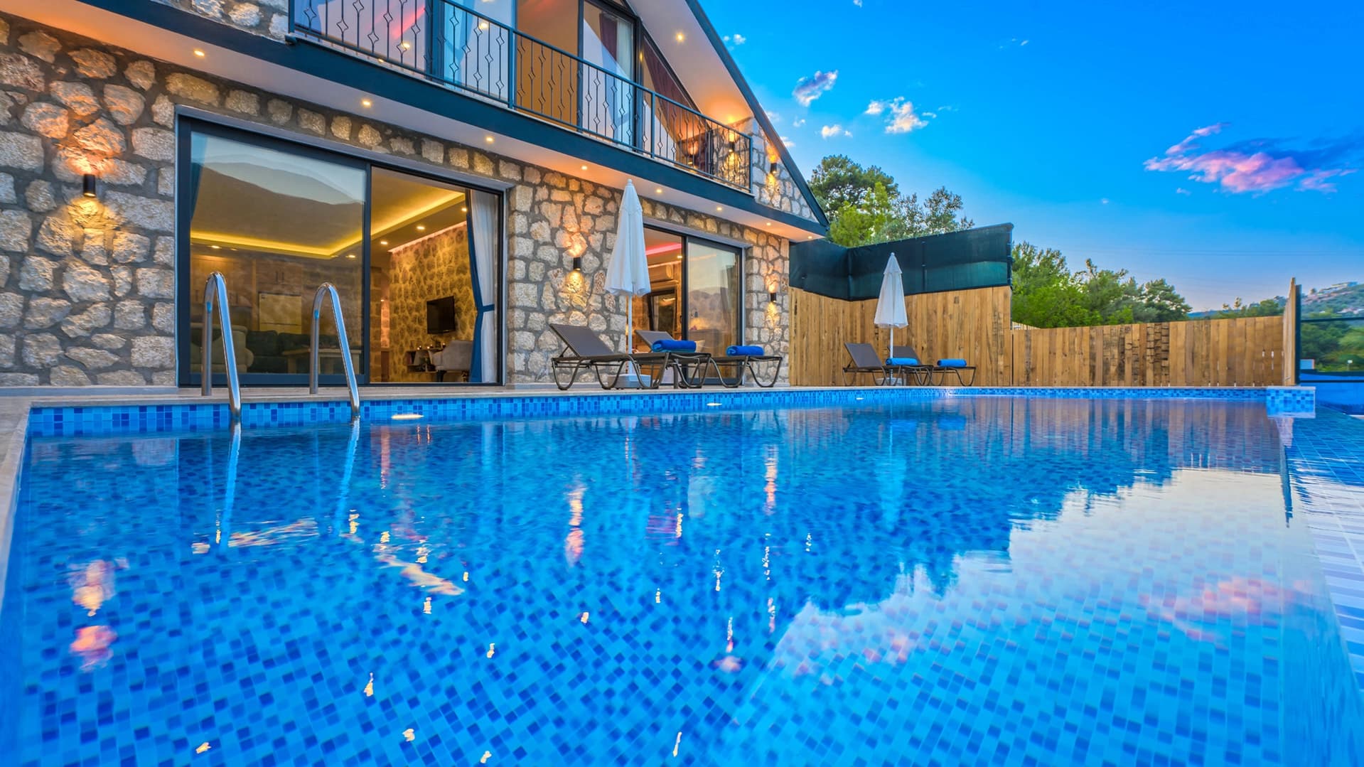 Villa Çamlık Korunaklı Havuz 43