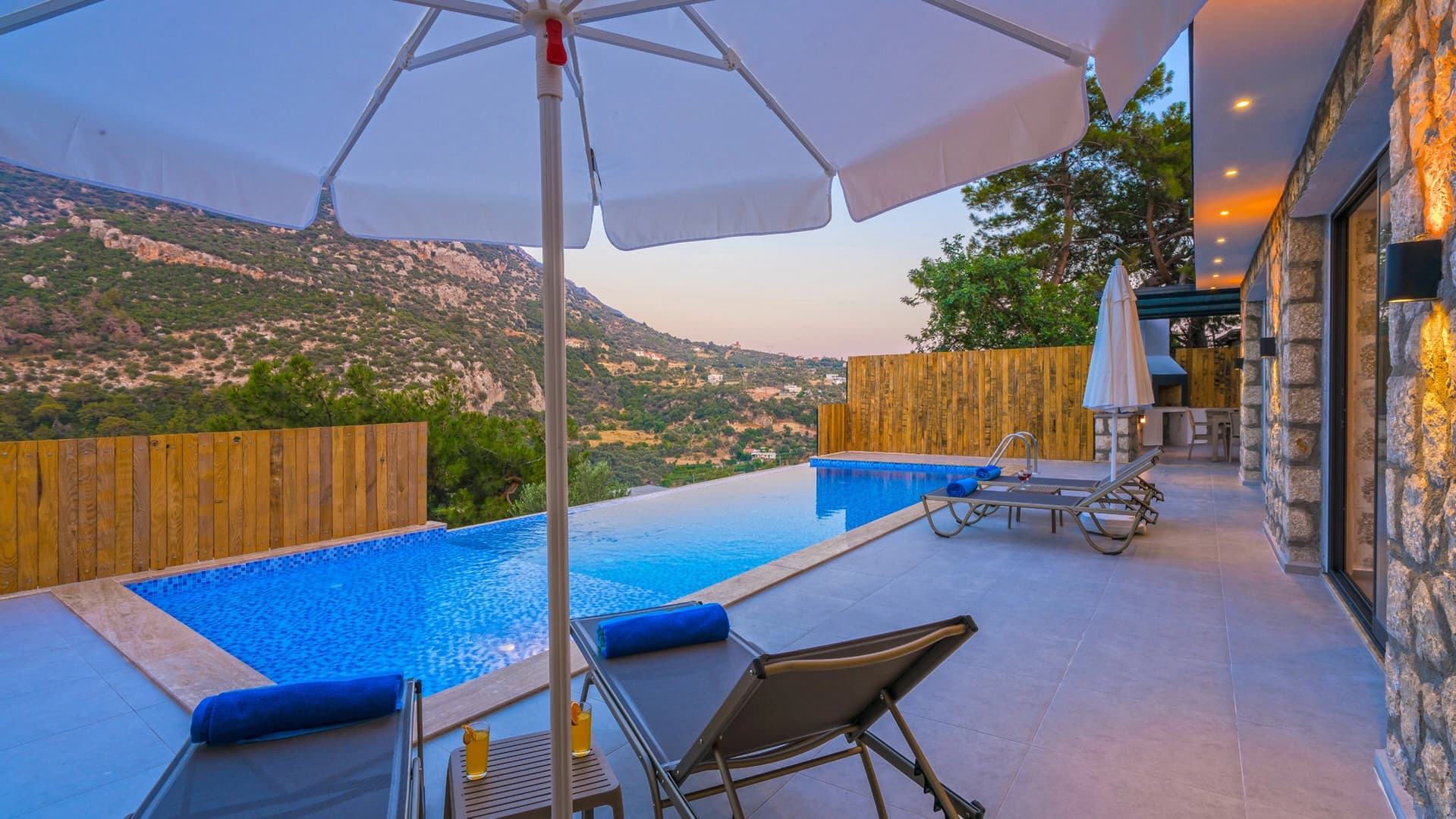 Villa Çamlık Korunaklı Havuz 99