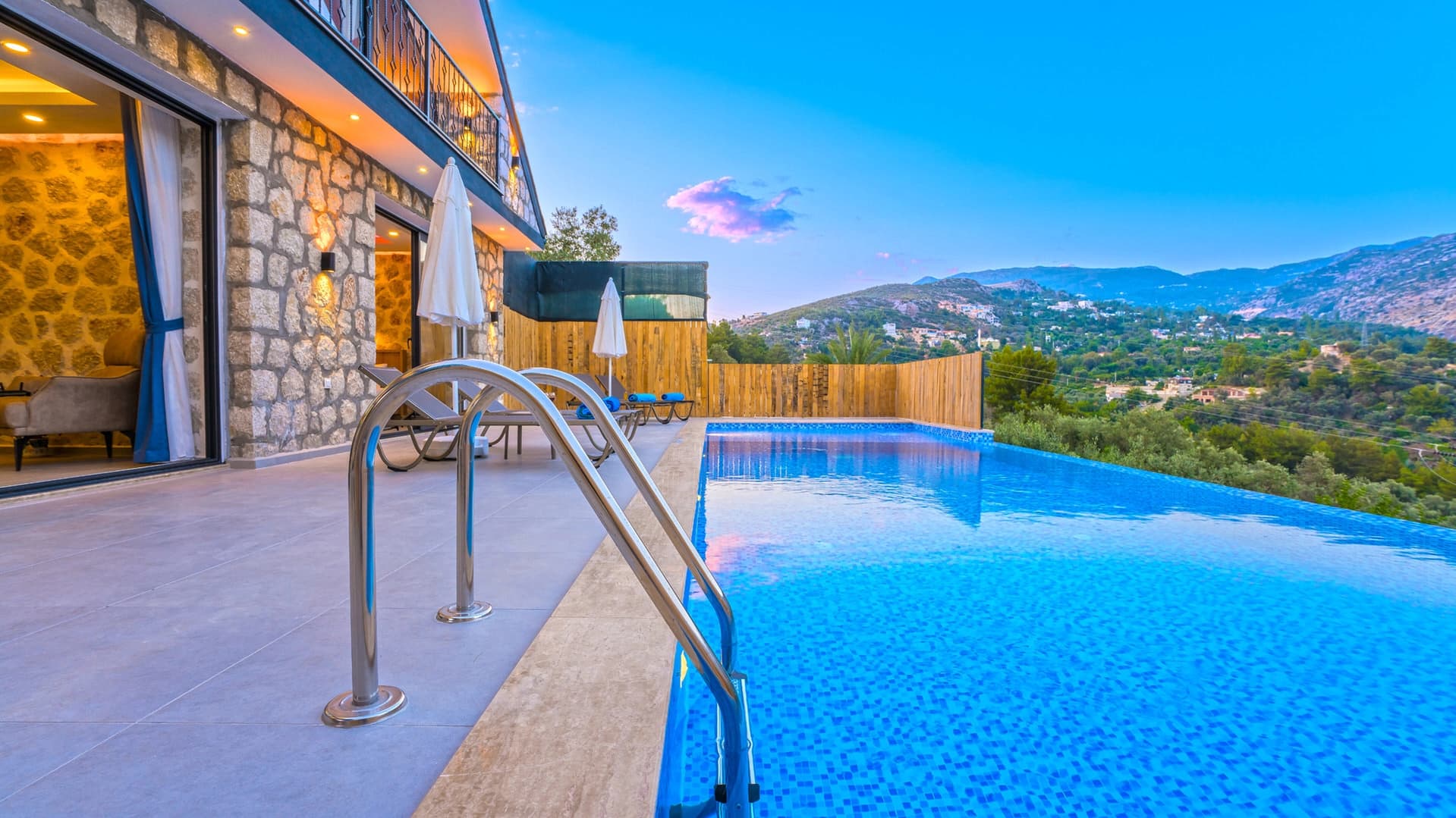 Villa Çamlık Korunaklı Havuz 23