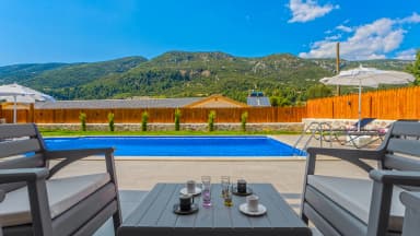 Villa Serendipity Korunaklı Havuz 90