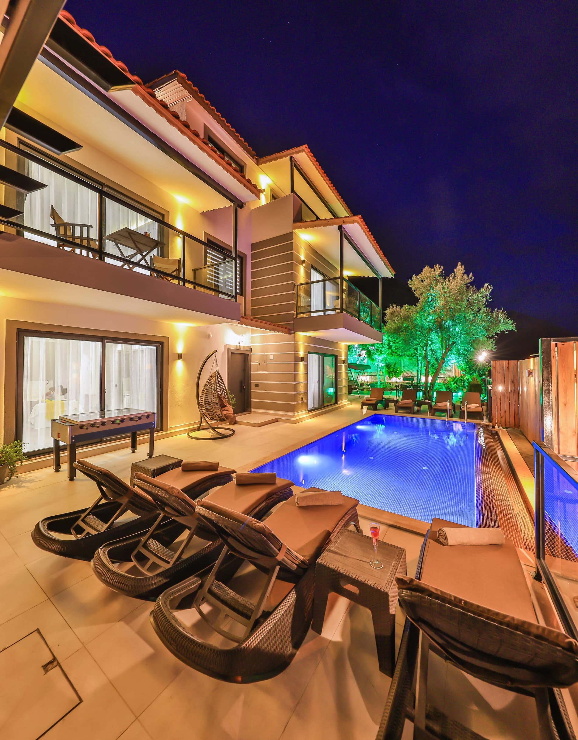 Villa Parle Korunaklı Havuz 42