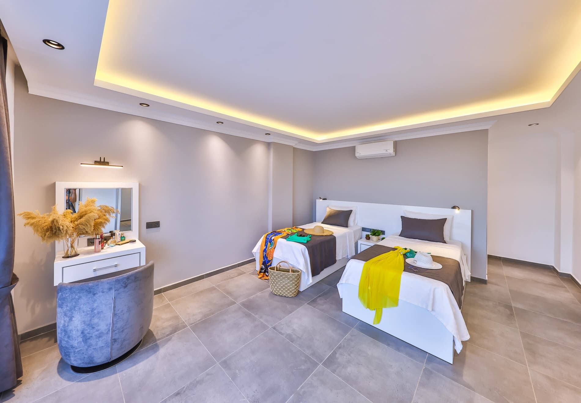 Villa Parle Korunaklı Havuz 50