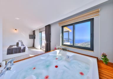 Villa Parle Korunaklı Havuz 72