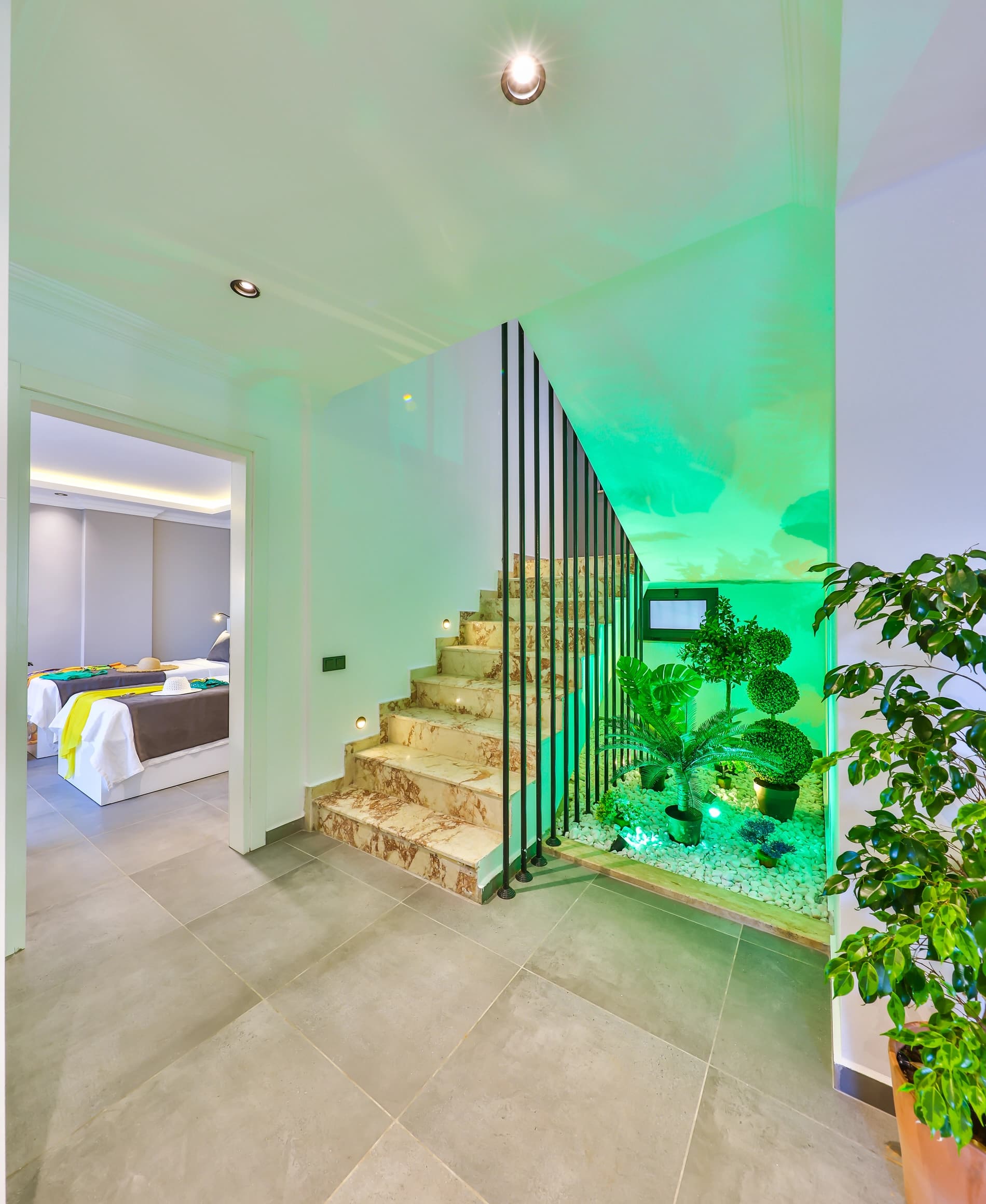 Villa Parle Korunaklı Havuz 22