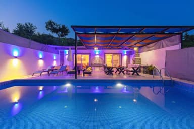 Villa Platin Korunaklı Havuz 51