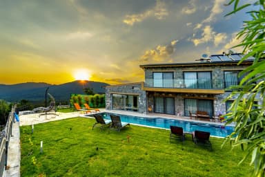 Villa Harika Korunaklı Havuz 13