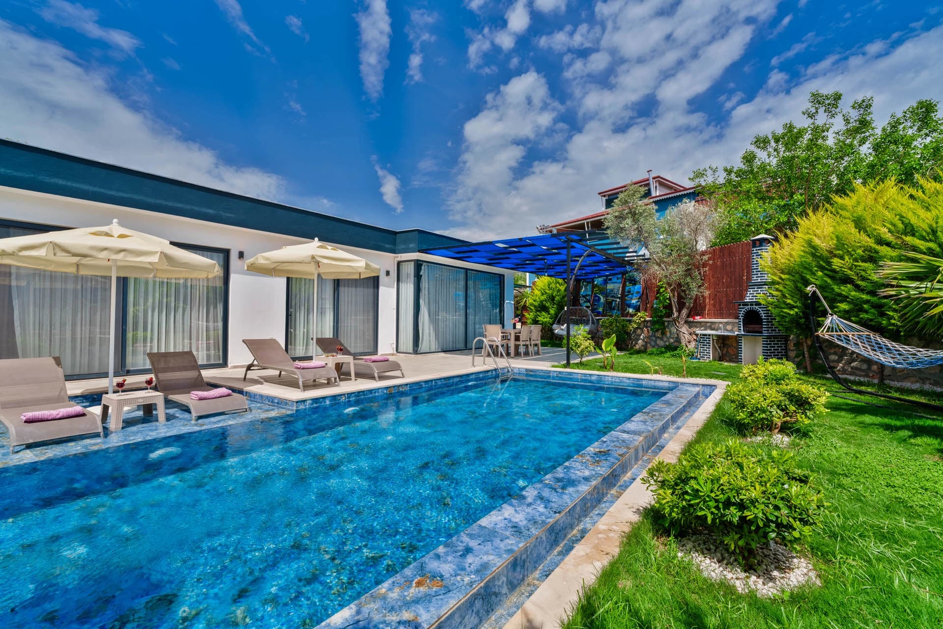 Villa Elena 1 Korunaklı Havuz 44