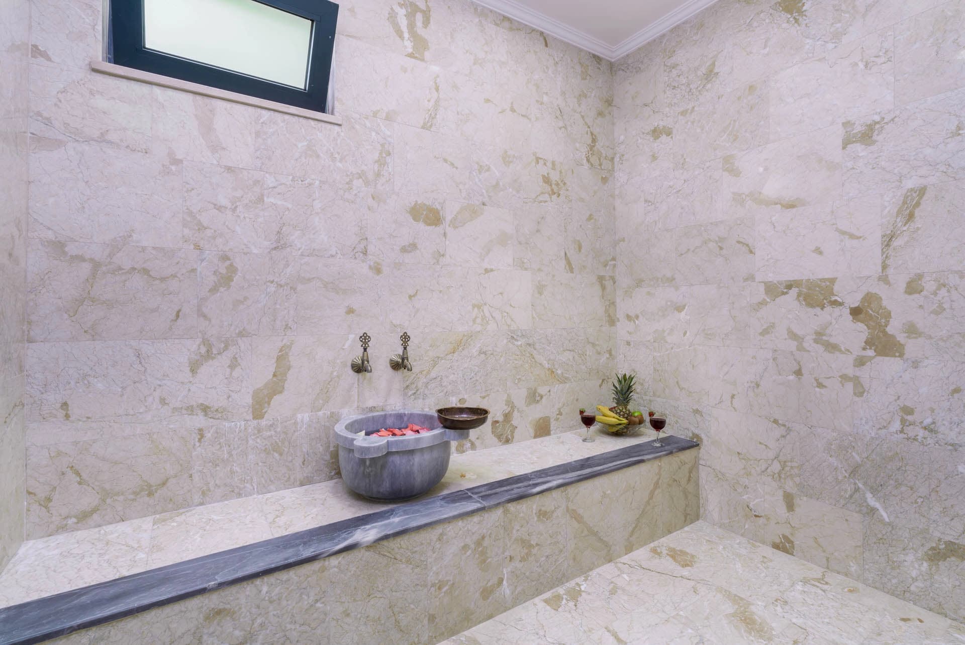 Villa Elena 1 Korunaklı Havuz 88