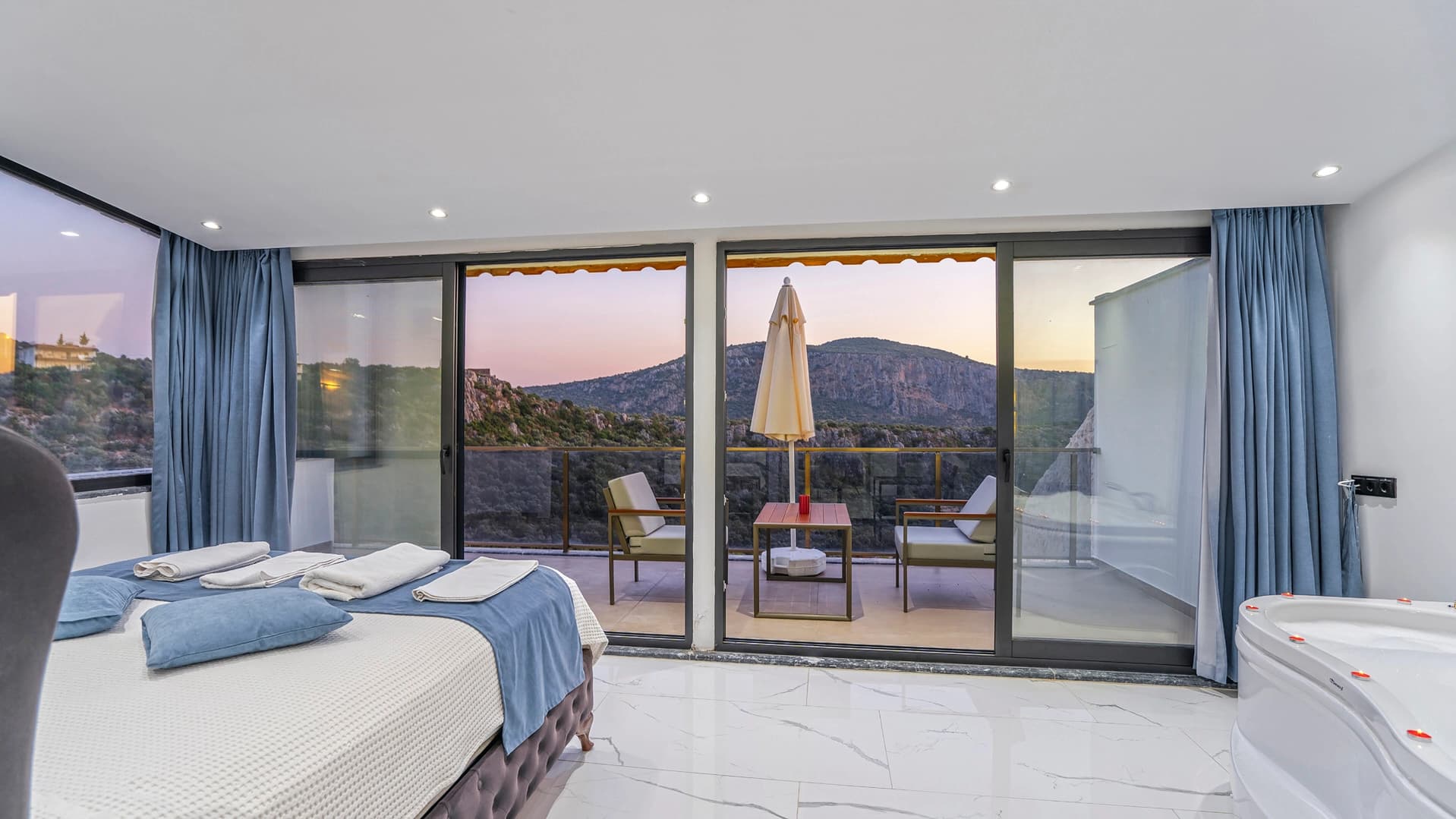 Villa Zumak İstanbul Korunaklı Havuz 11