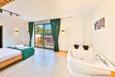 Villa Perla Korunaklı Havuz 16