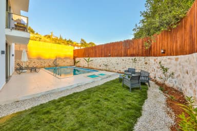 Villa Perla Korunaklı Havuz 22