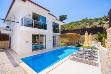 Villa Luvi Korunaklı Havuz 41