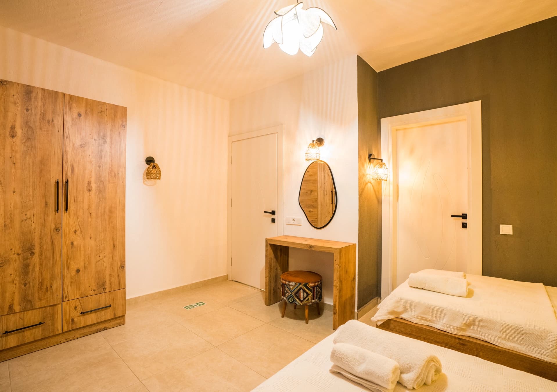Villa Luvi Korunaklı Havuz 43