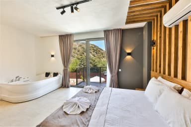 Villa Luvi Korunaklı Havuz 43