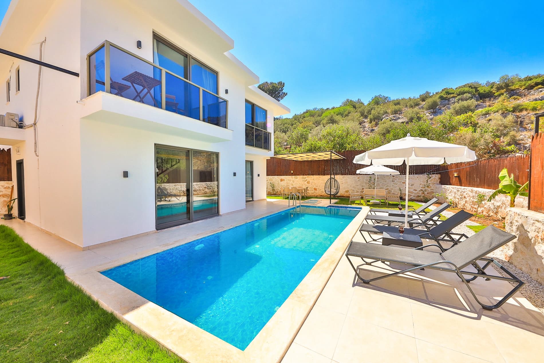 Villa Luvi Korunaklı Havuz 27