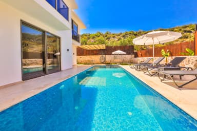 Villa Luvi Korunaklı Havuz 97