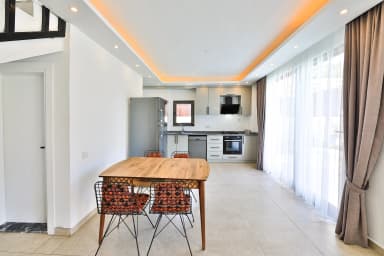 Villa Luvi Korunaklı Havuz 49