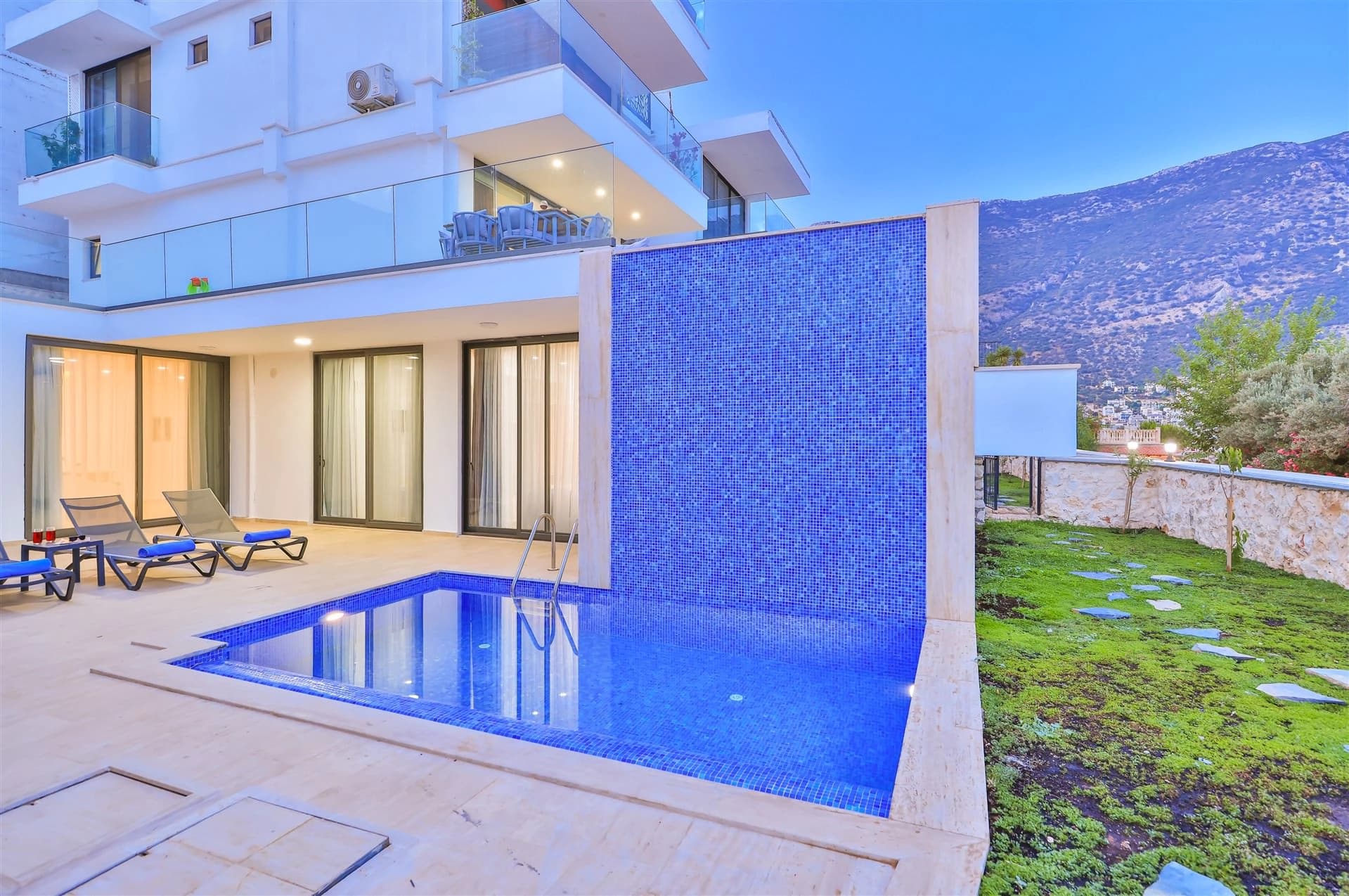 Maksi Apart 1 Özel Havuzlu 94