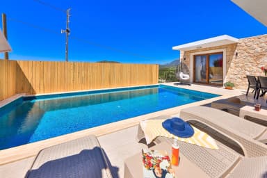 Villa Çınar Ağullu 2 Özel Havuzlu 51