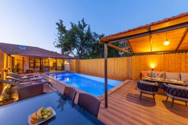 Villa Nostaji Bezirgan Korunaklı Havuz 19