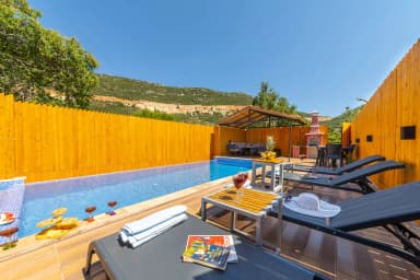 Villa Nostaji Bezirgan Korunaklı Havuz 95