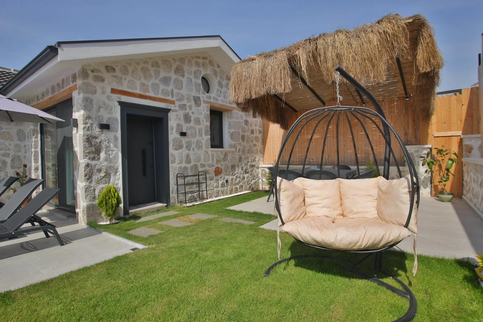 Villa Detail Korunaklı Havuz 57