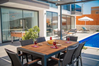 Villa Uçar 1 Korunaklı Havuz 57