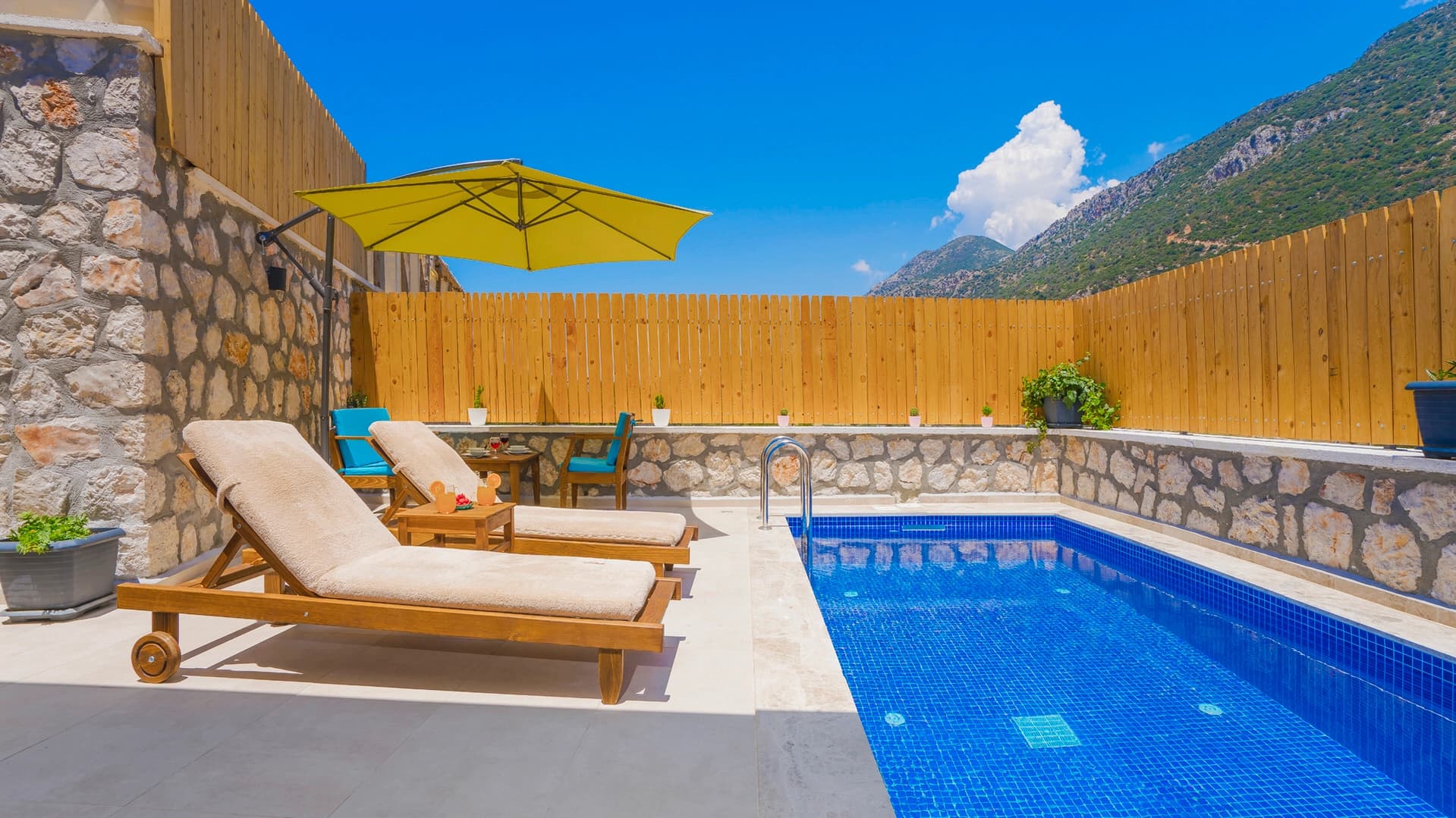 Villa Vivienda Korunaklı Havuz 87