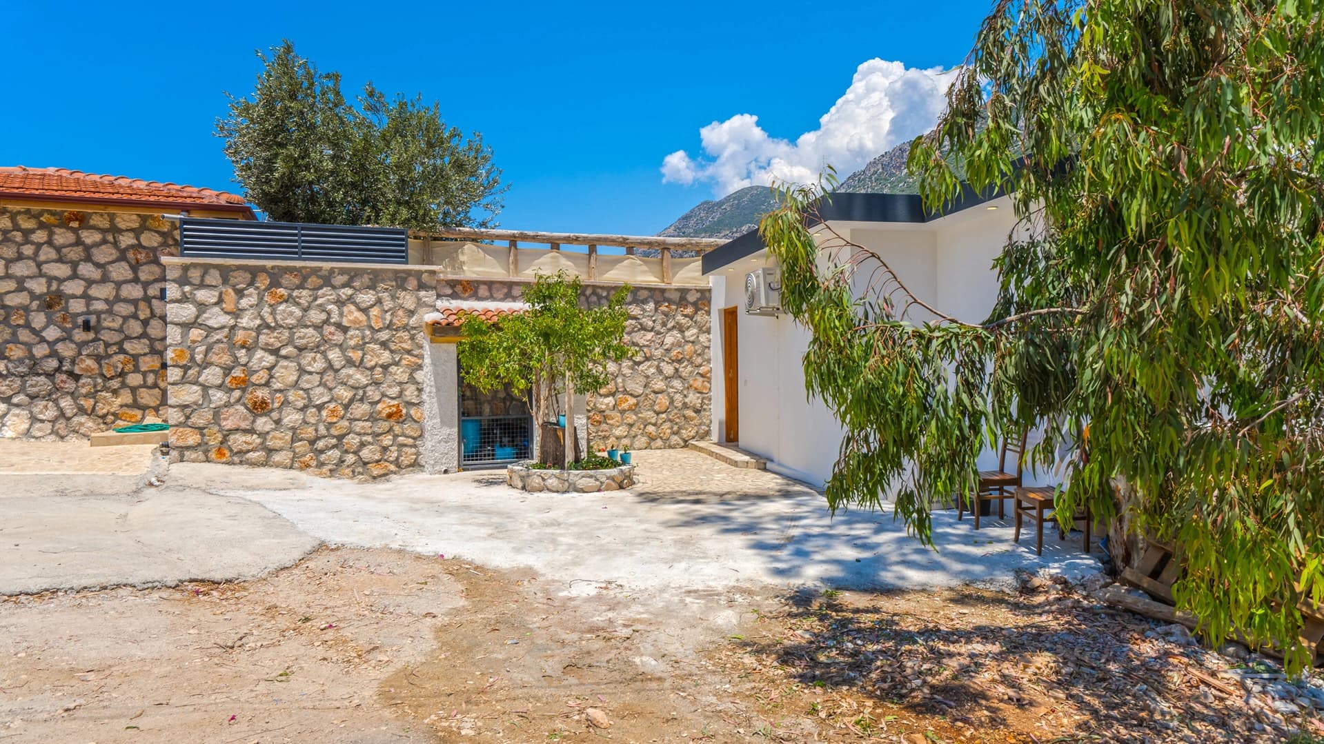 Villa Vivienda Korunaklı Havuz 11