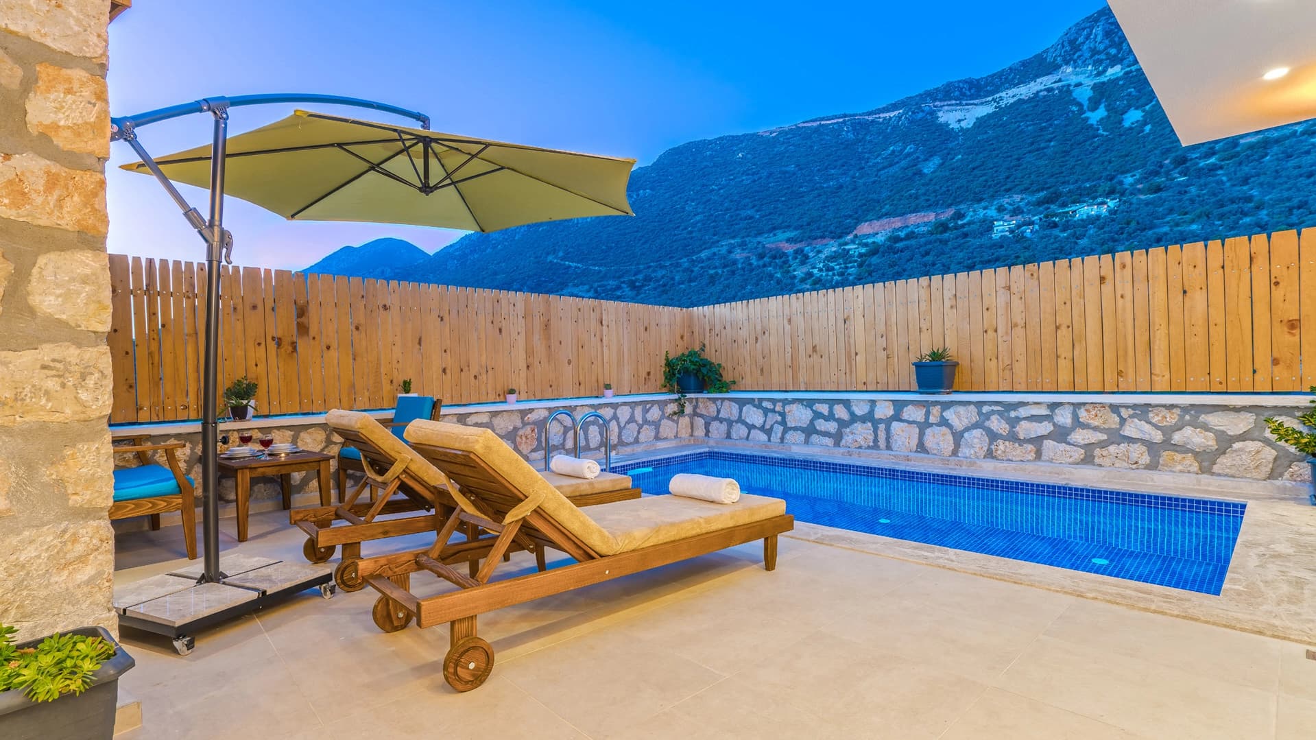 Villa Vivienda Korunaklı Havuz 53