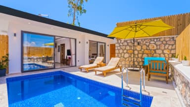 Villa Vivienda Korunaklı Havuz 19