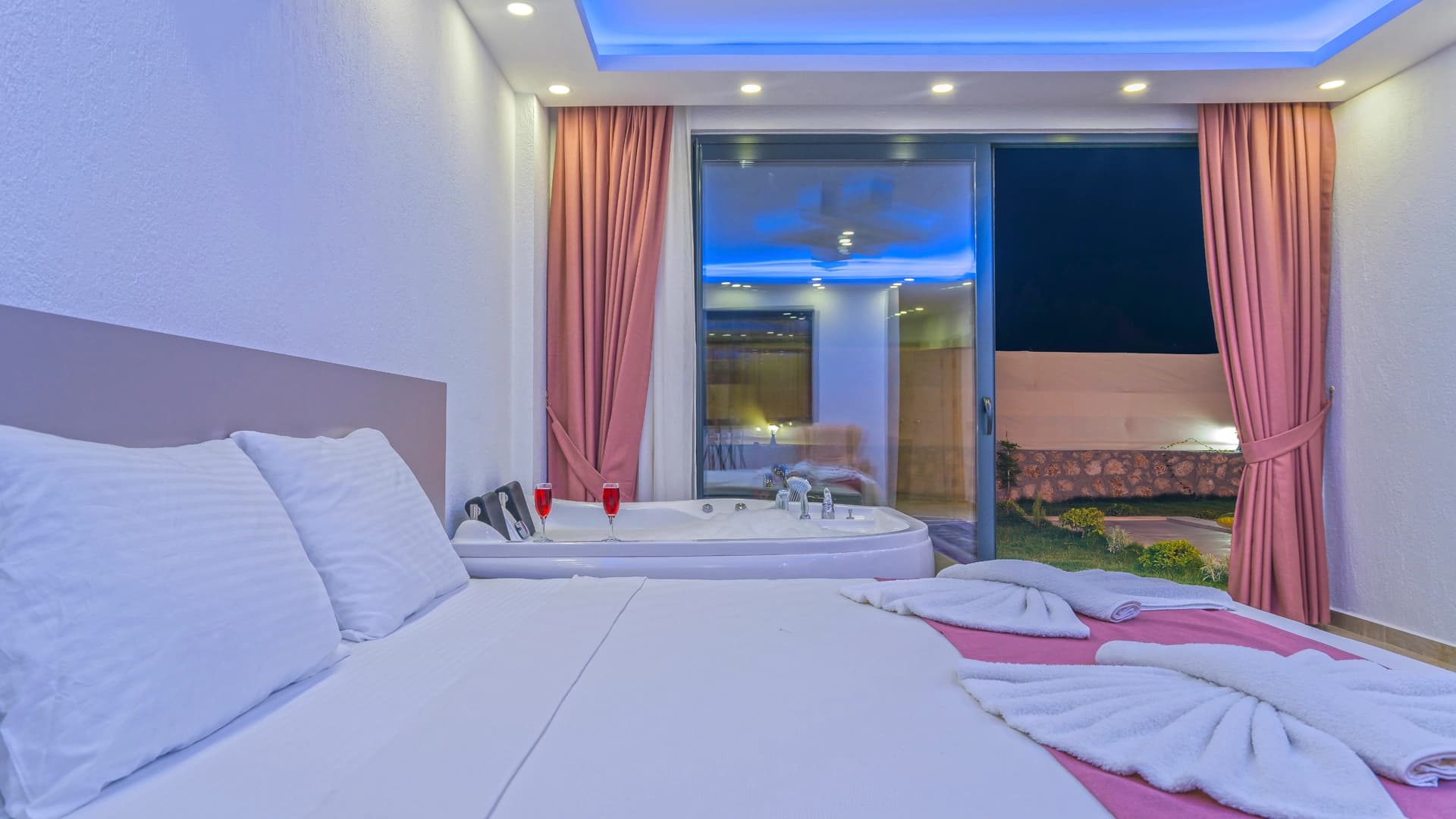 Villa Gökalan Korunaklı Havuz 94