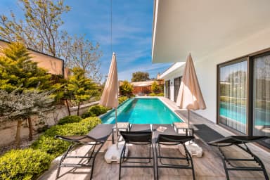Villa Ni Ba Korunaklı Havuz 50
