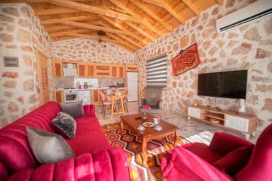 Villa Mercan Üzümlü Korunaklı Havuz 16