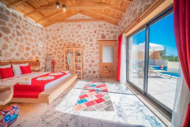 Villa Mercan Üzümlü Korunaklı Havuz 72