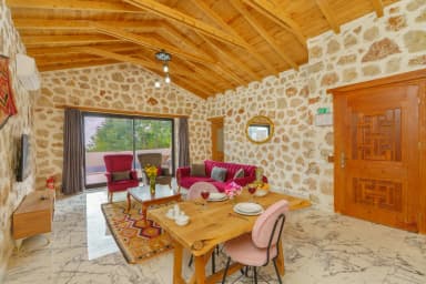 Villa Mercan Üzümlü Korunaklı Havuz 10