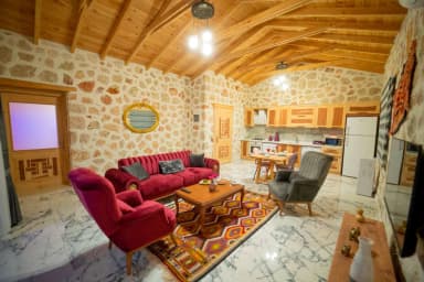 Villa Mercan Üzümlü Korunaklı Havuz 44