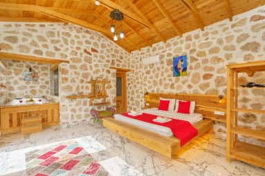 Villa Mercan Üzümlü Korunaklı Havuz 24