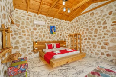 Villa Mercan Üzümlü Korunaklı Havuz 80
