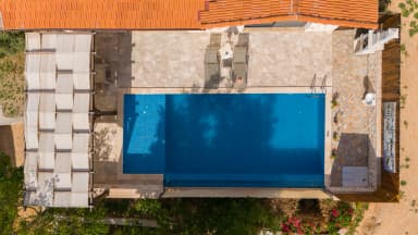 Villa Mercan Üzümlü Korunaklı Havuz 92