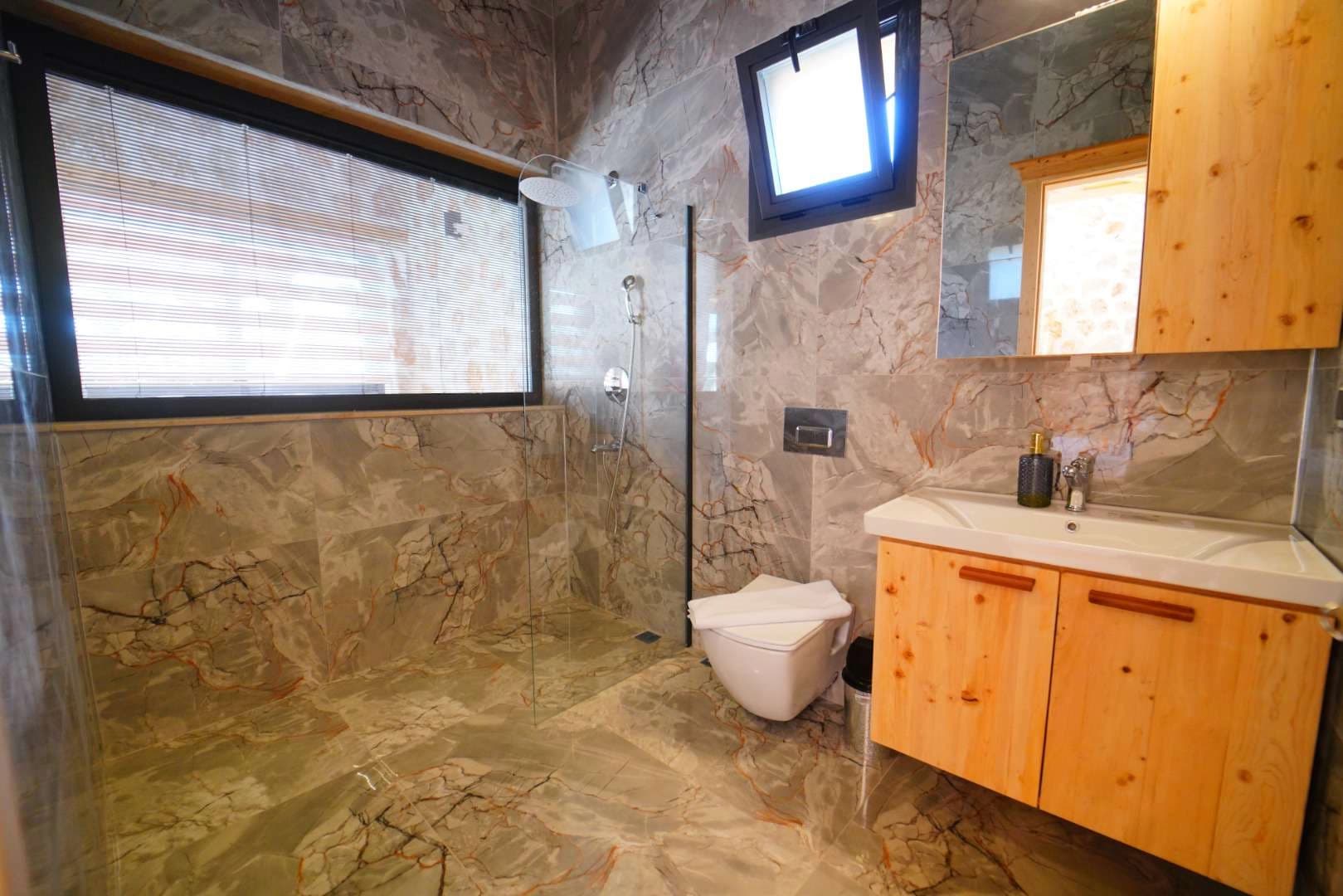 Villa Mercan Üzümlü Korunaklı Havuz 86