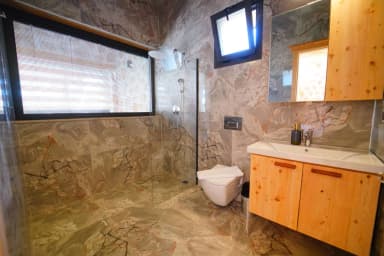 Villa Mercan Üzümlü Korunaklı Havuz 86