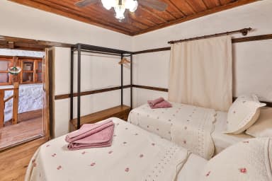 Villa Fırnaz Taş Evi Korunaklı Havuz 69