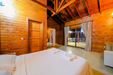 Villa Woodhouse Korunaklı Havuz 28