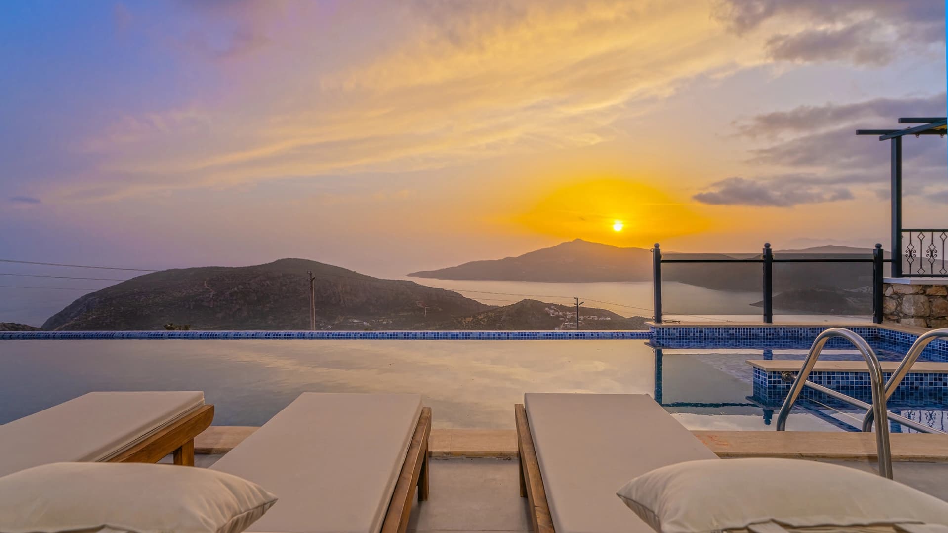 Villa Güneş 1 Korunaklı Havuz 94