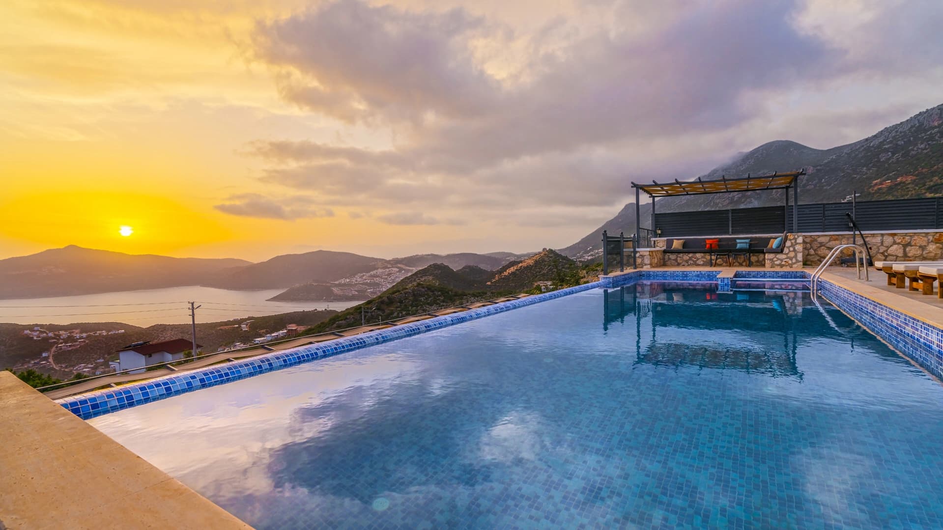 Villa Güneş 1 Korunaklı Havuz 46