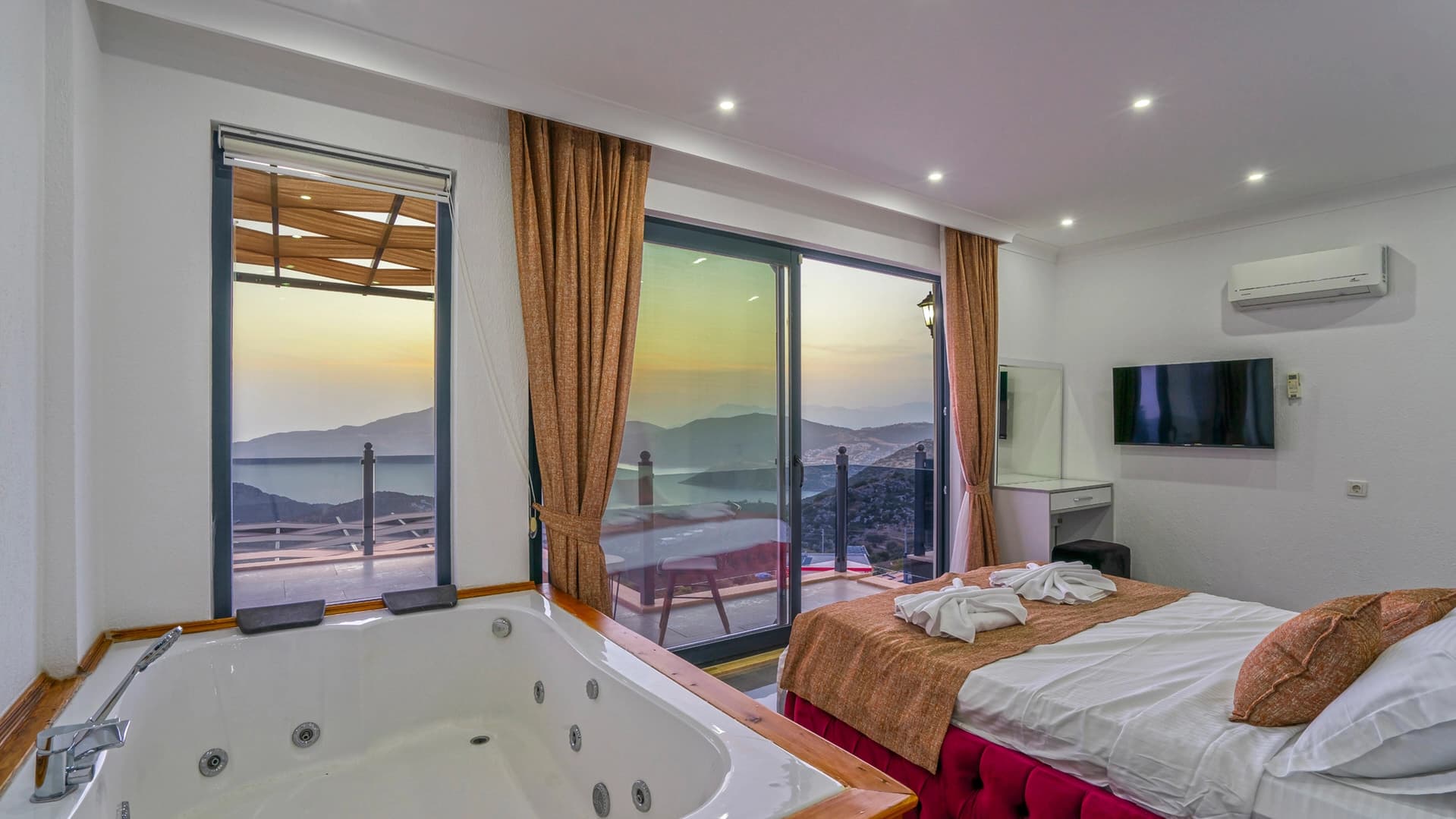 Villa Güneş 1 Korunaklı Havuz 62