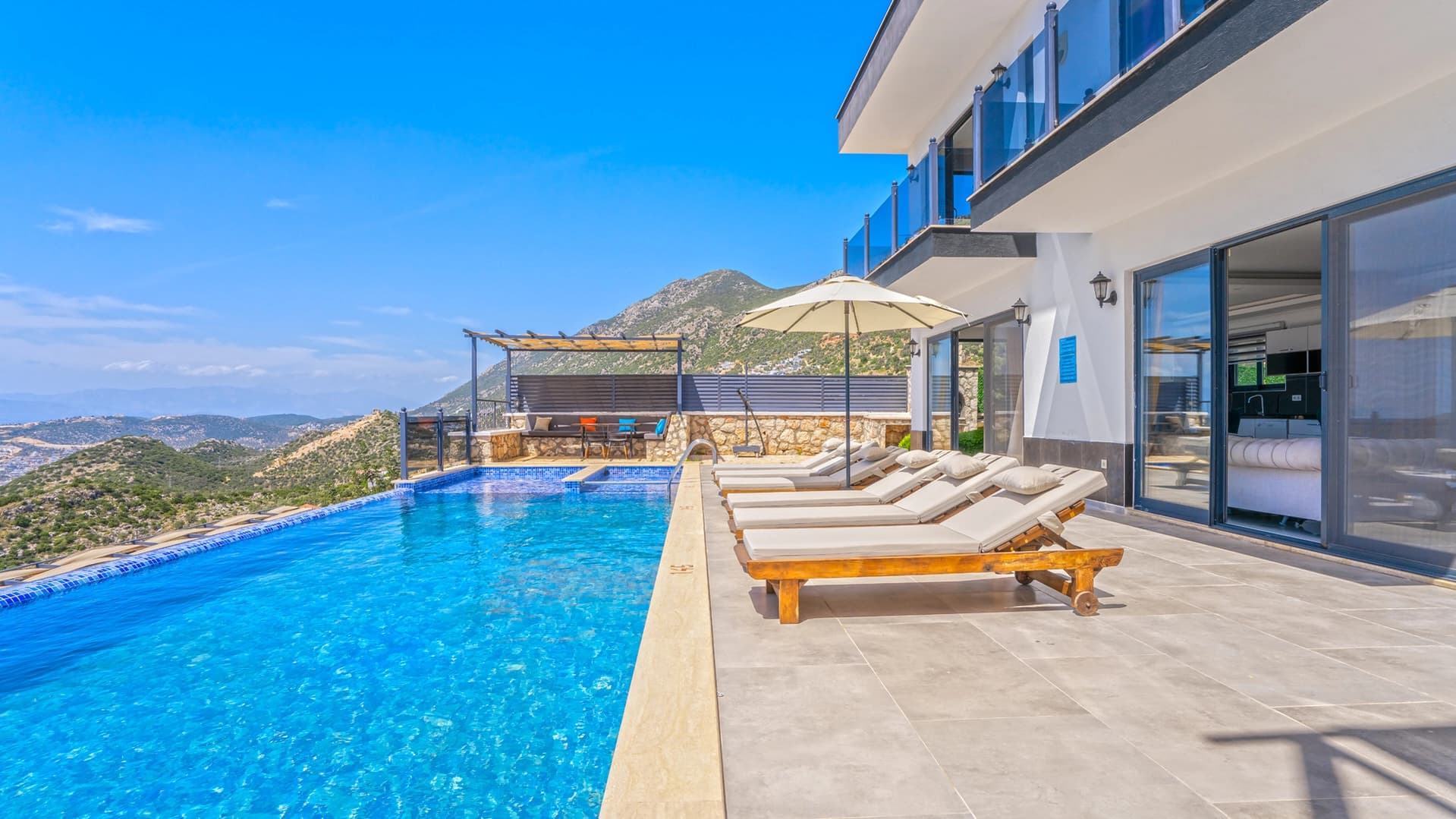 Villa Güneş 1 Korunaklı Havuz 38