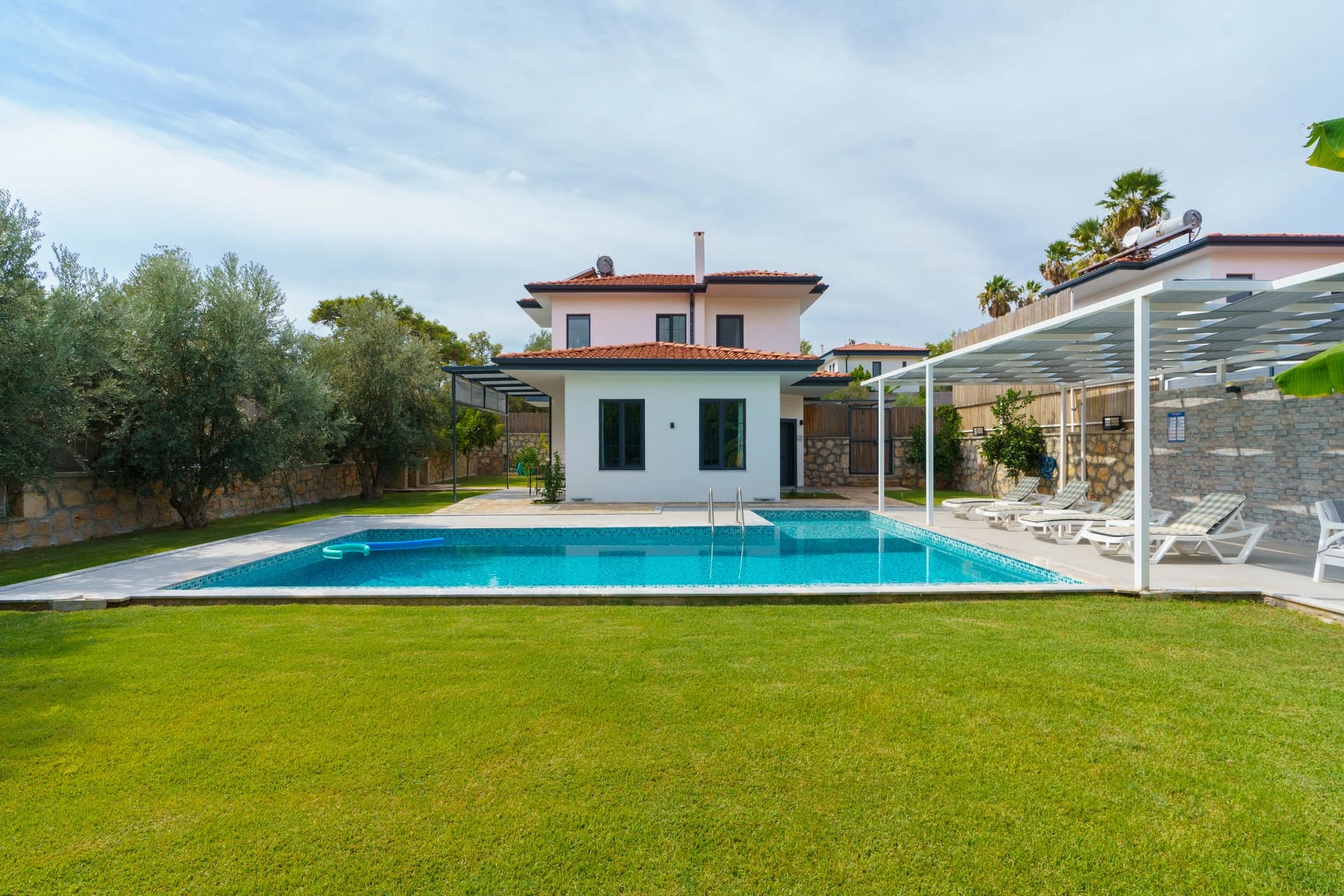 Villa Sazak Duo Korunaklı Havuz 32